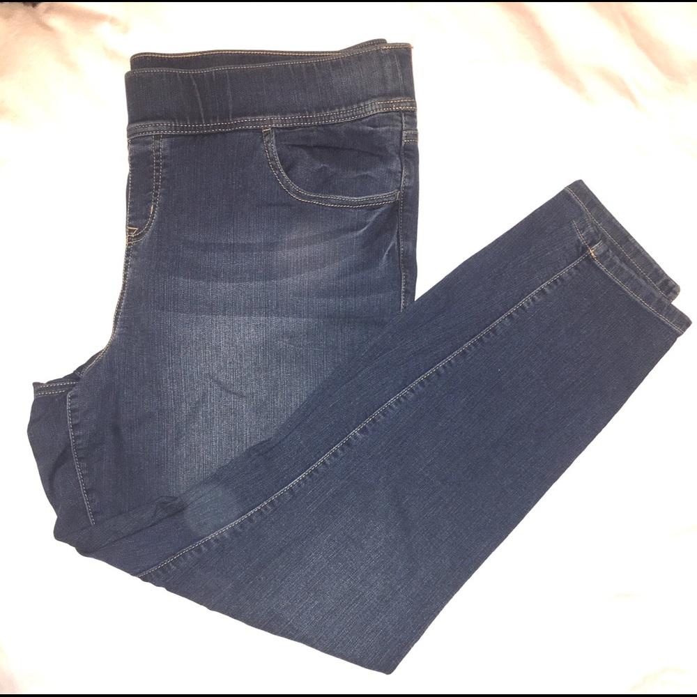 Torrid jegging 2R. NWOT